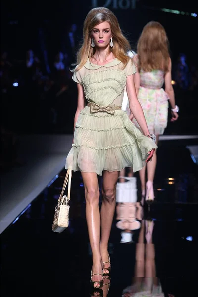 Look 26